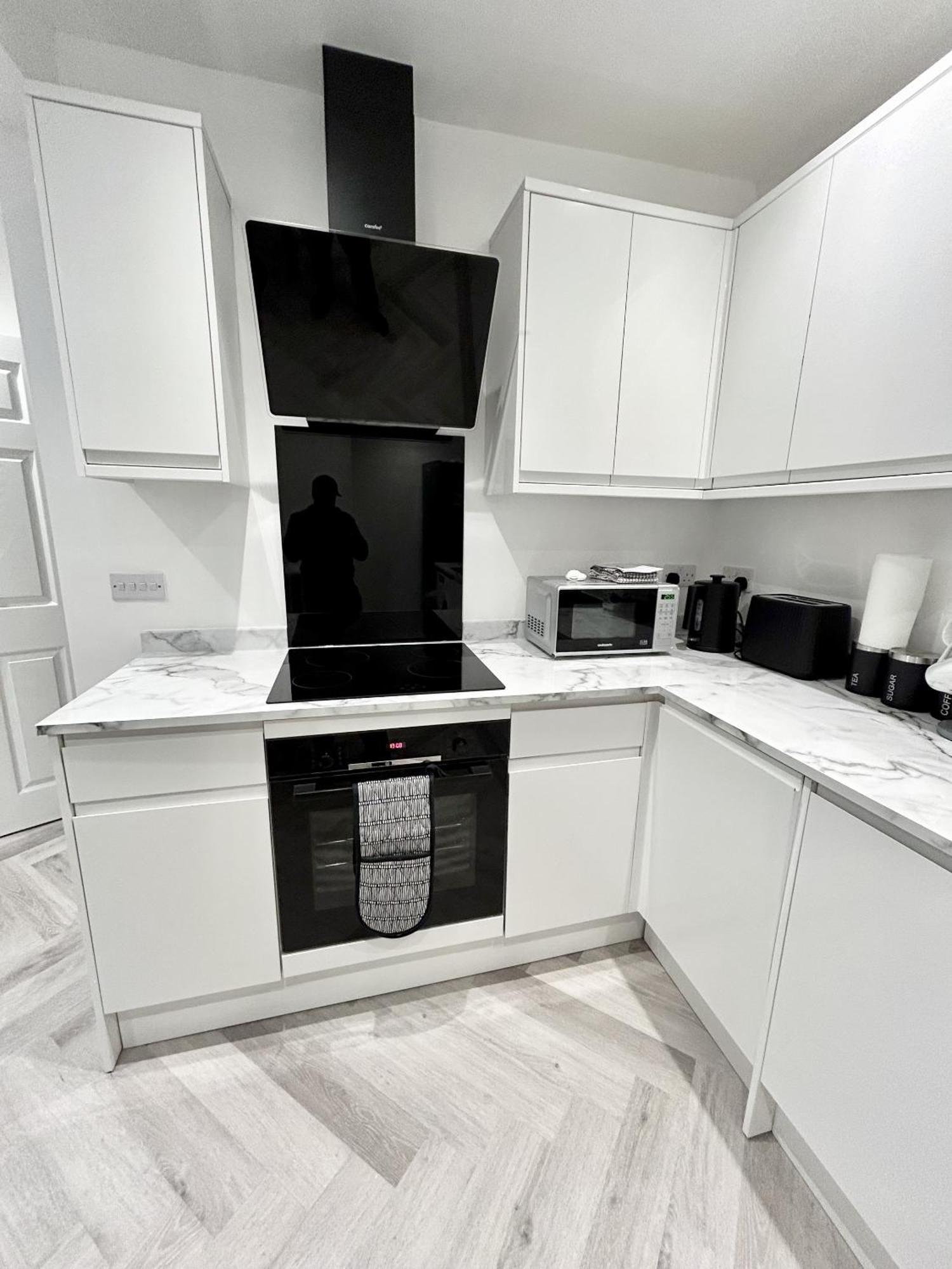 Lymer House - Stylish 3 Bedroom House In Wolverhampton Exteriör bild