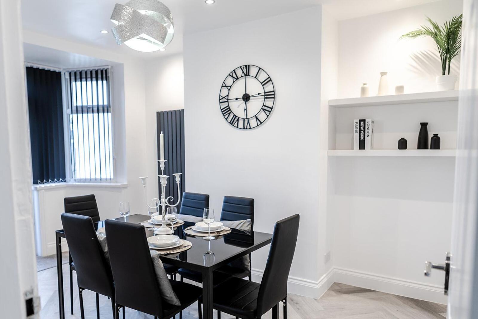 Lymer House - Stylish 3 Bedroom House In Wolverhampton Exteriör bild
