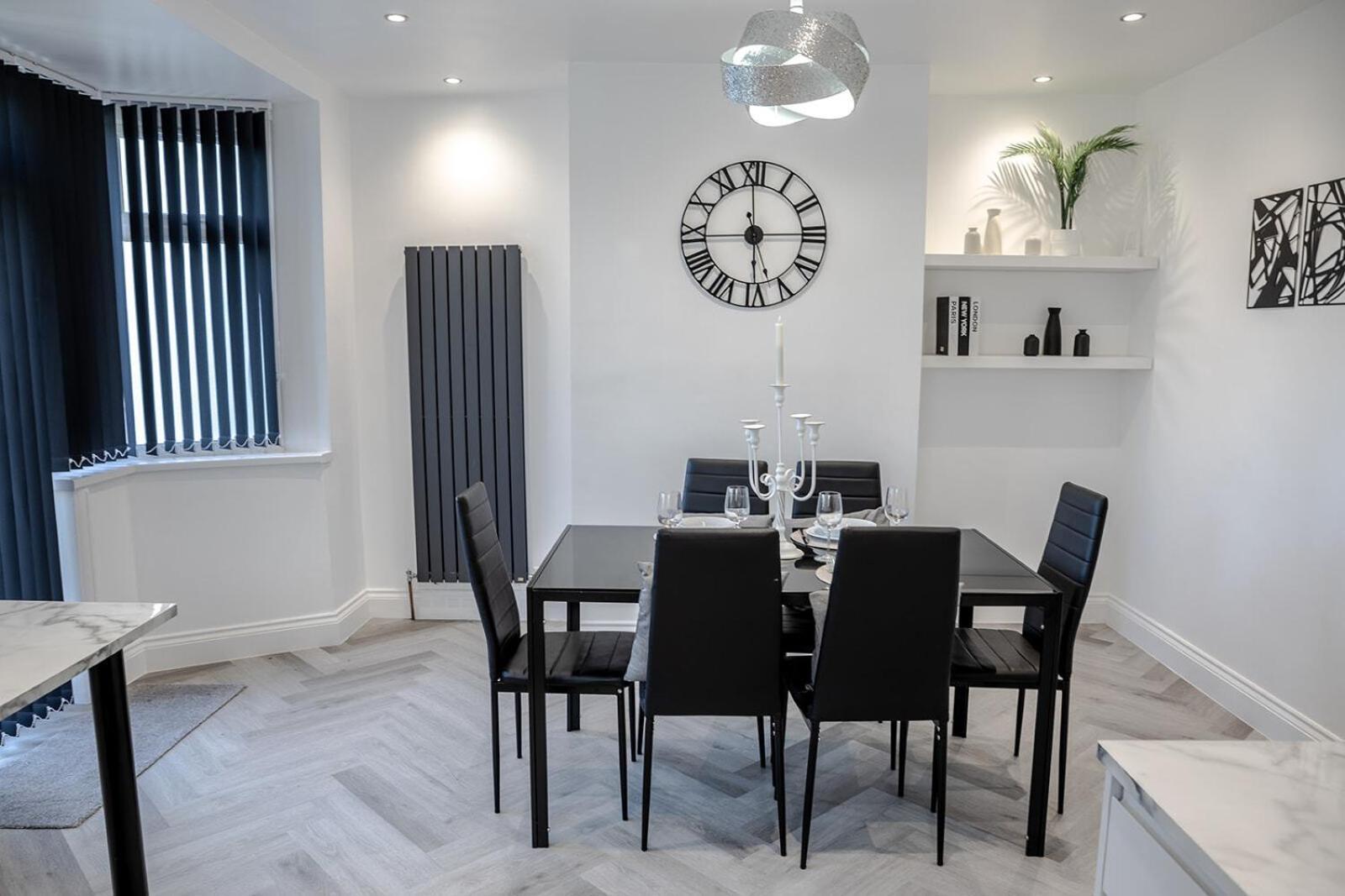 Lymer House - Stylish 3 Bedroom House In Wolverhampton Exteriör bild