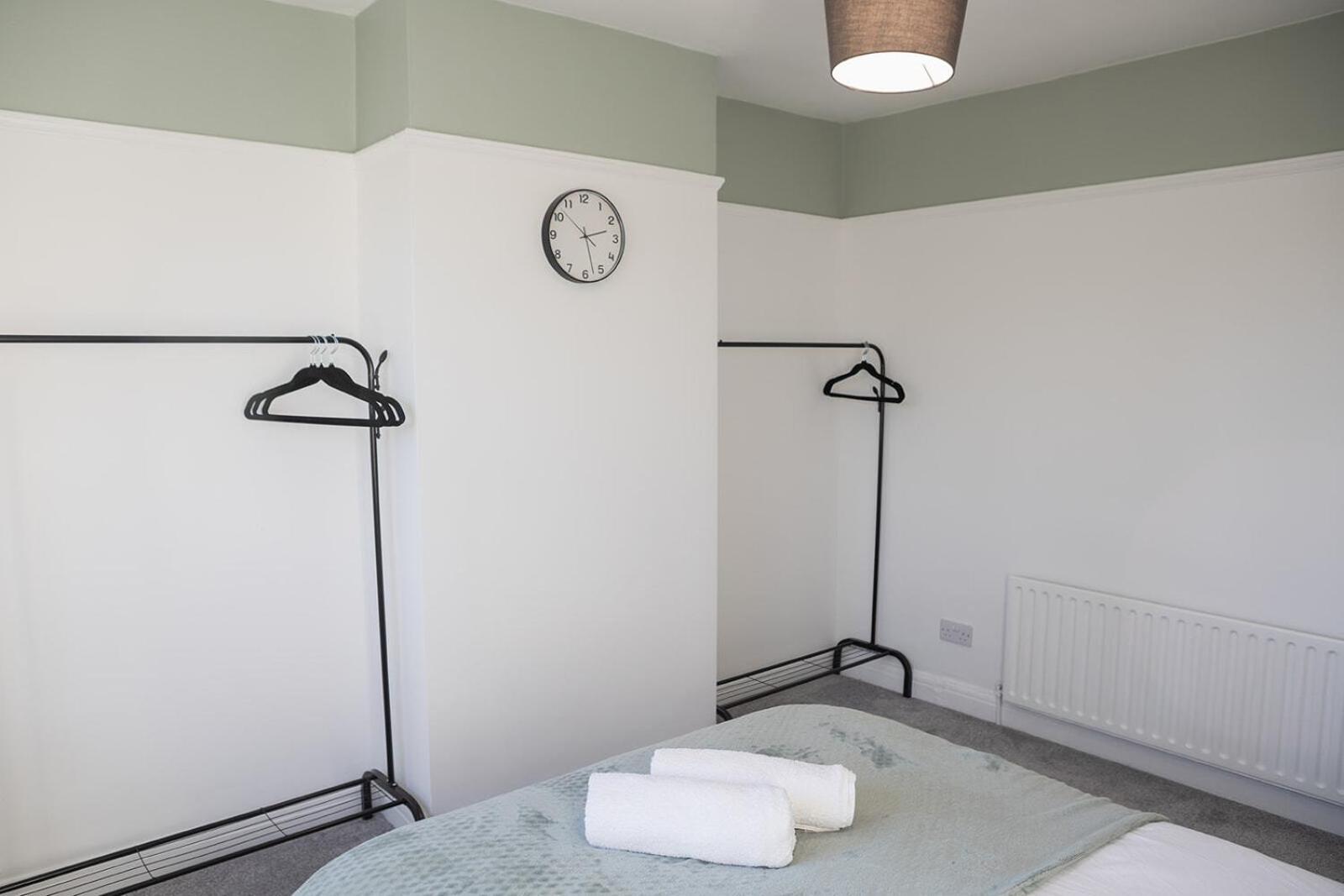 Lymer House - Stylish 3 Bedroom House In Wolverhampton Exteriör bild