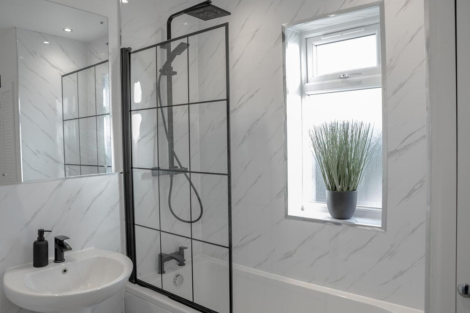 Lymer House - Stylish 3 Bedroom House In Wolverhampton Exteriör bild